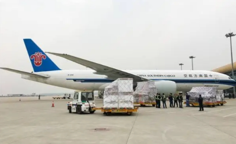 来宾昆明机场物流助力鲜花输送全国
